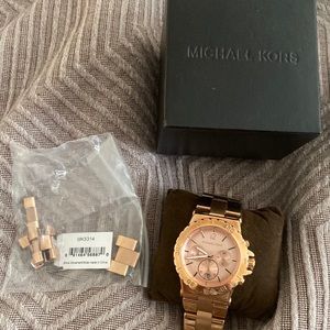 MICHEAL KHORS WATCH